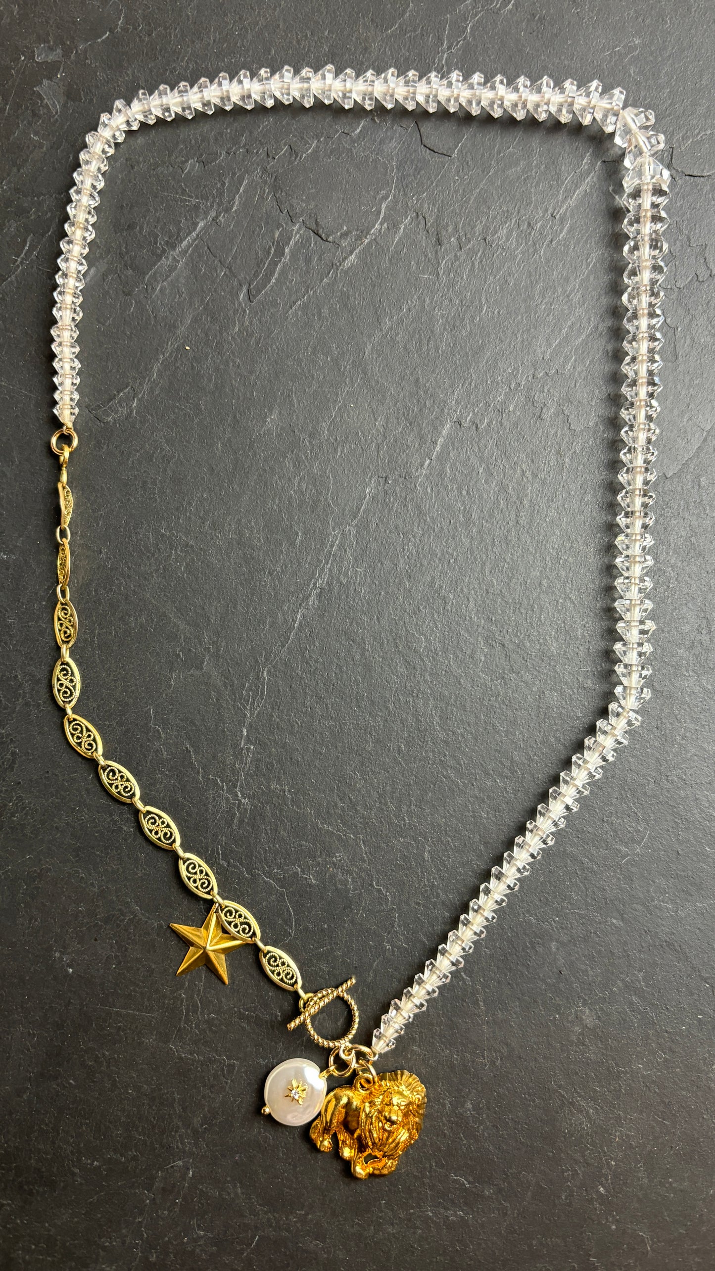 LION . Collier filigrane et perles de cristal - blissparis