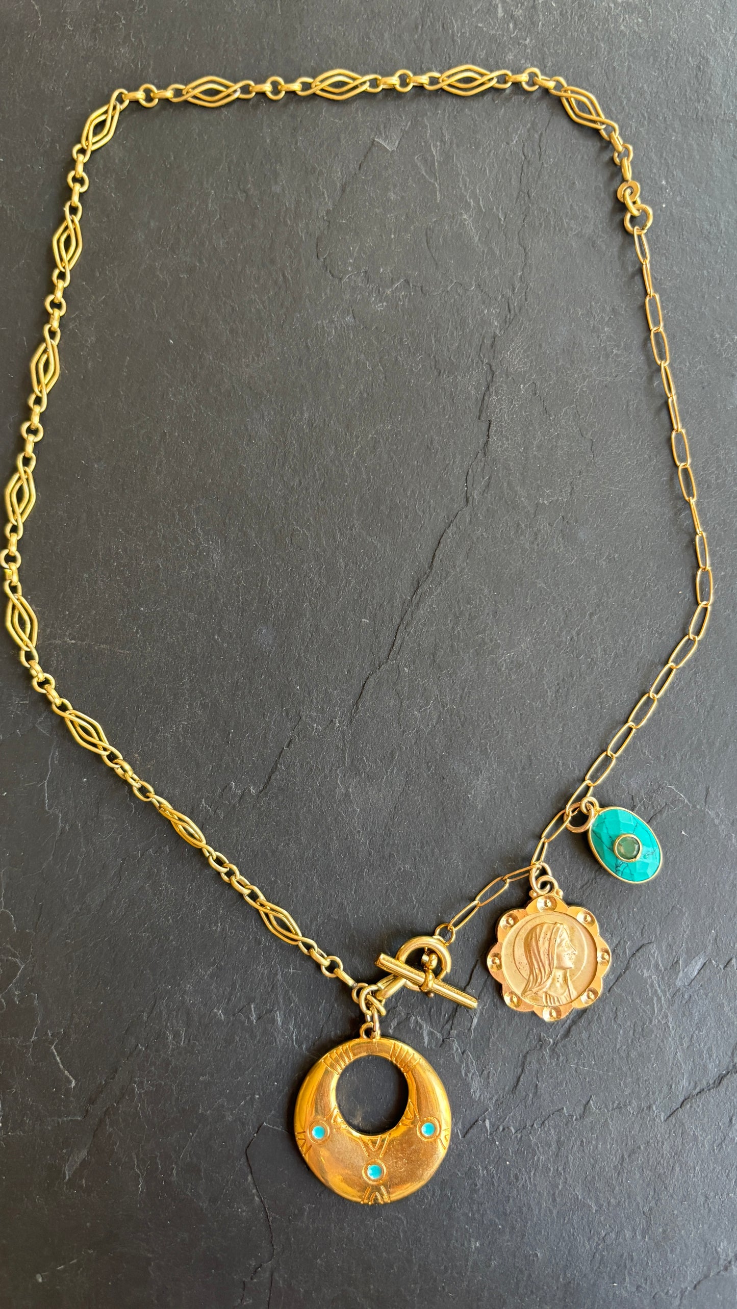 Collier chaîne de montre ancienne, Vierge de Lourdes et Turquoise - blissparis