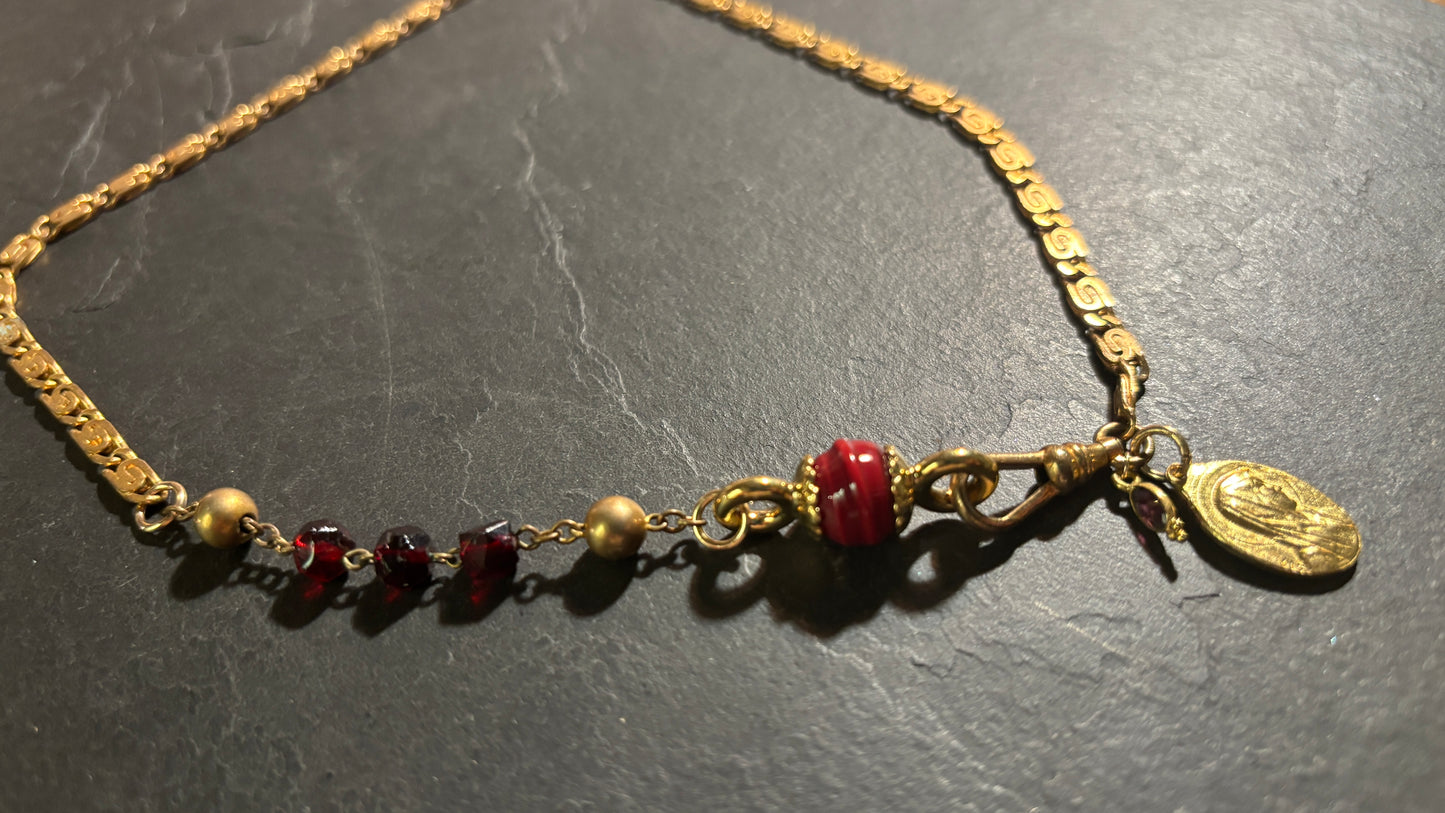 Choker chaîne de montre et chapelet, médaille de la Vierge