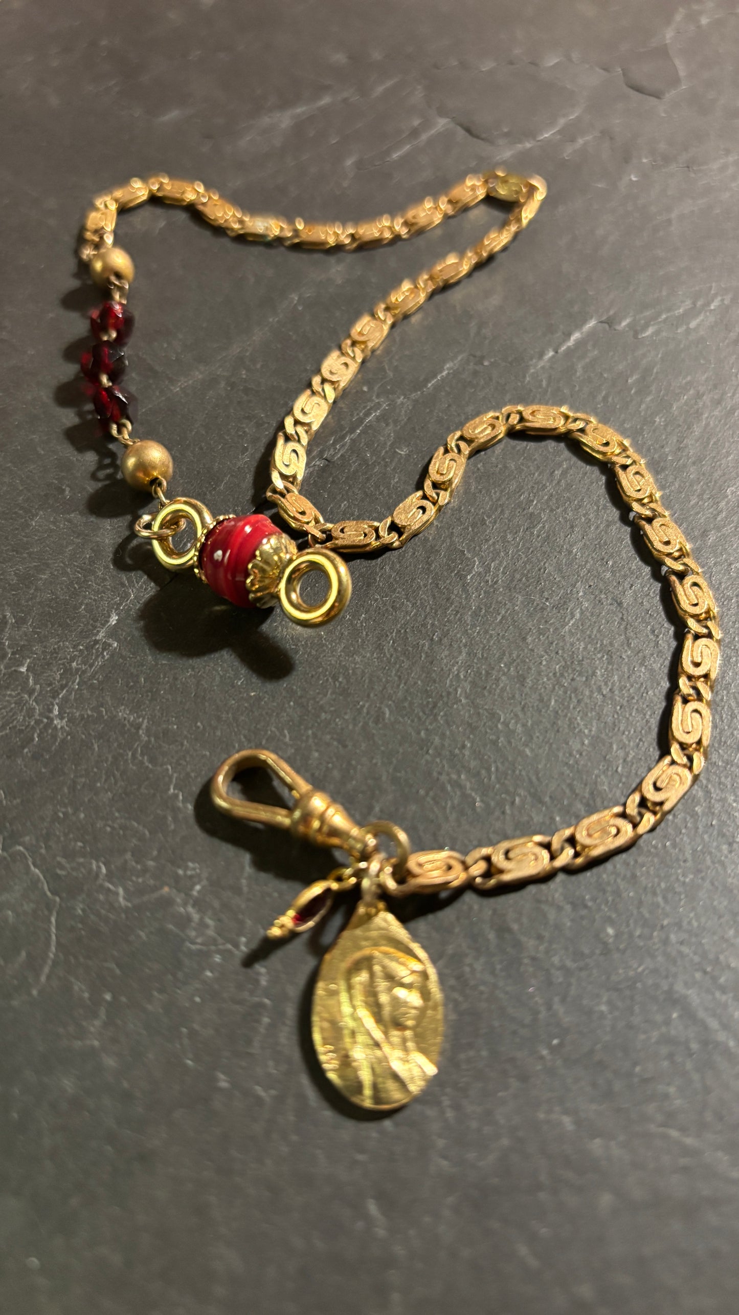 Choker chaîne de montre et chapelet, médaille de la Vierge