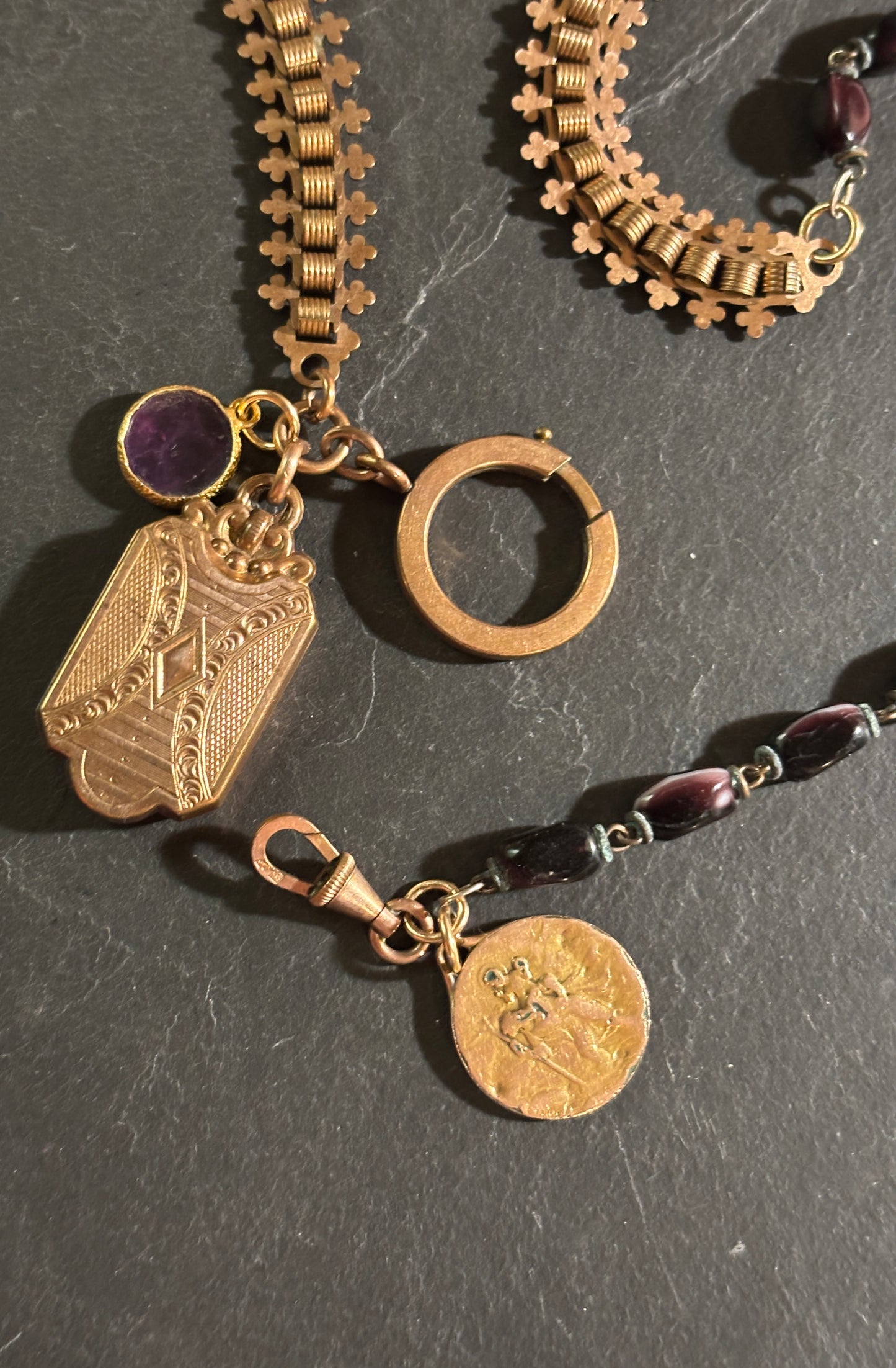 Collier chaîne de montre , chapelet ancien et médaillons