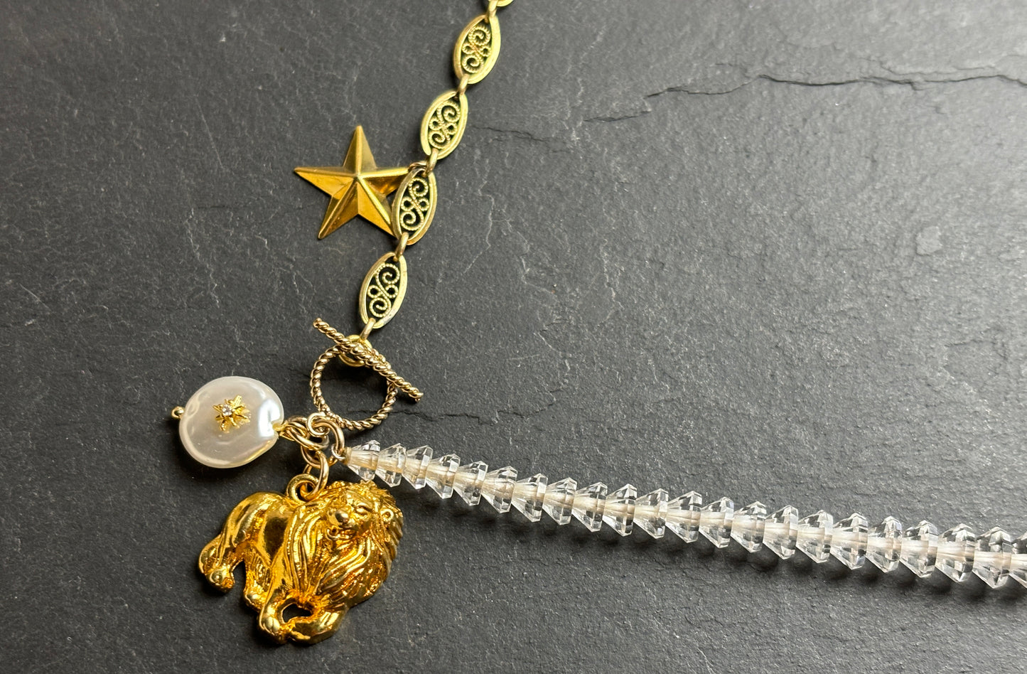 LION . Collier filigrane et perles de cristal - blissparis