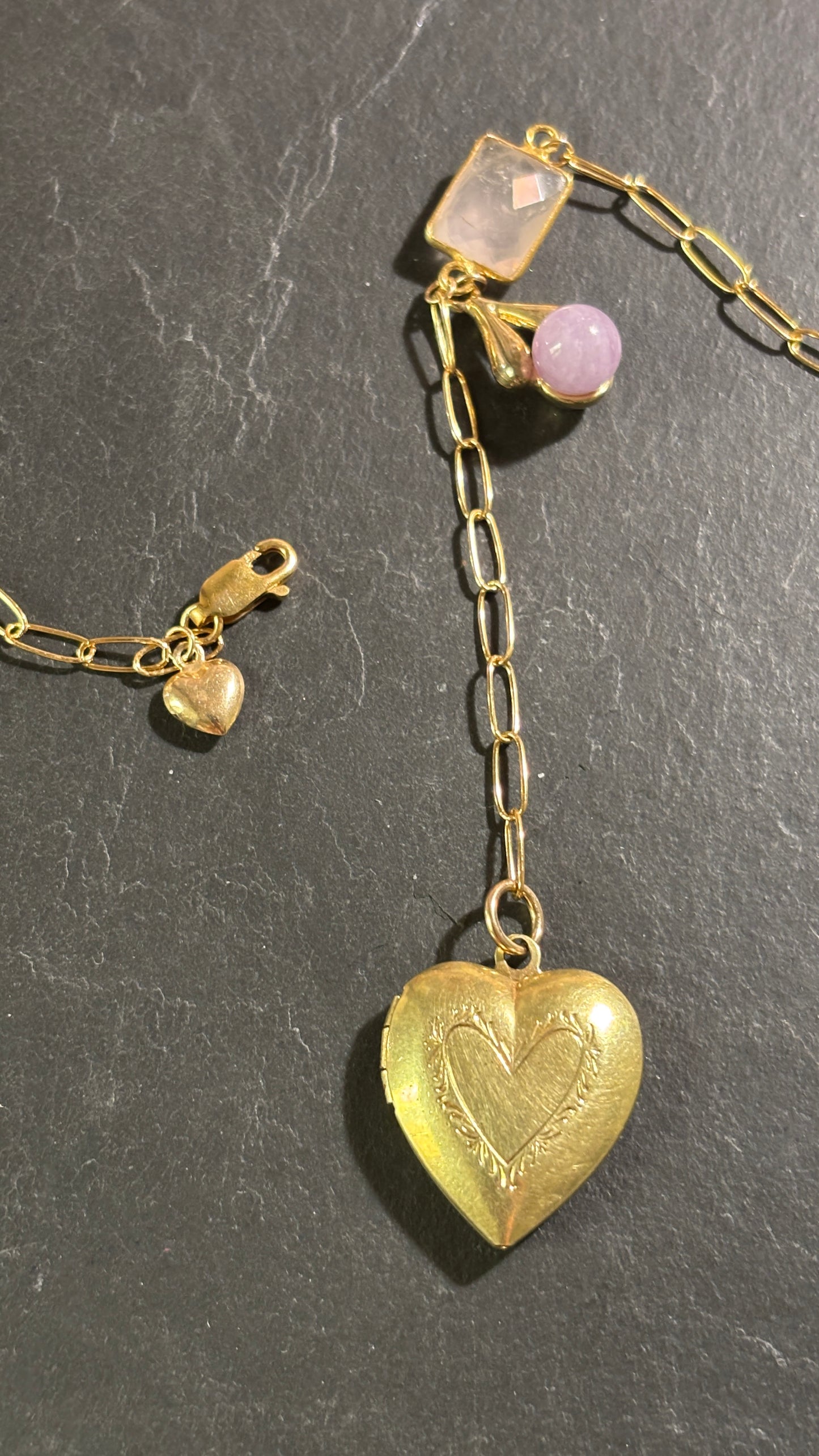Collier lasso et médaillon cœur à secret
