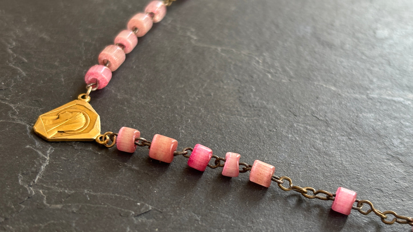 Collier chapelet rose et Sainte Marie - blissparis