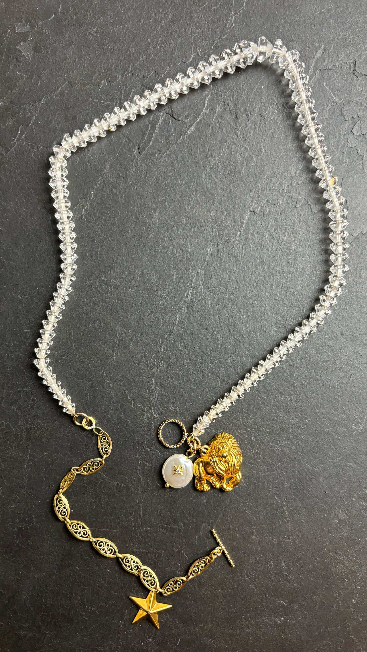 LION . Collier filigrane et perles de cristal - blissparis