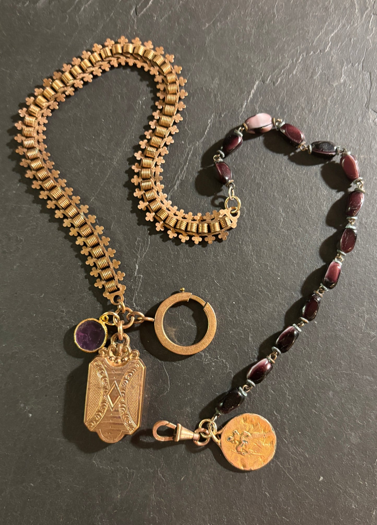 Collier chaîne de montre , chapelet ancien et médaillons