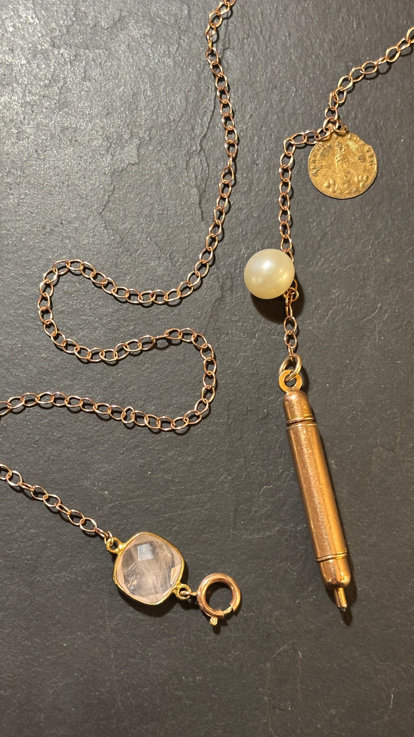 Collier lasso et crayon de bal plaqué or rose - blissparis