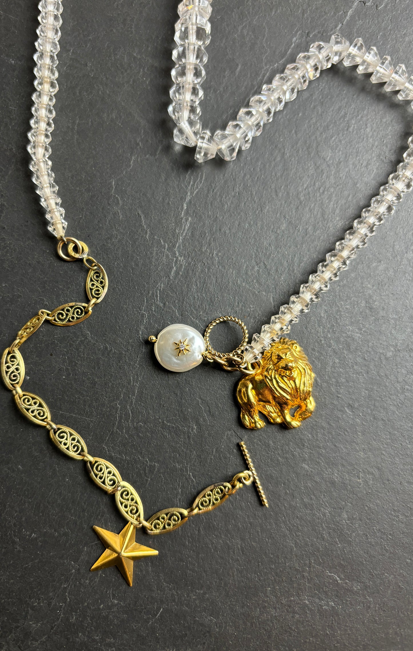 LION . Collier filigrane et perles de cristal - blissparis