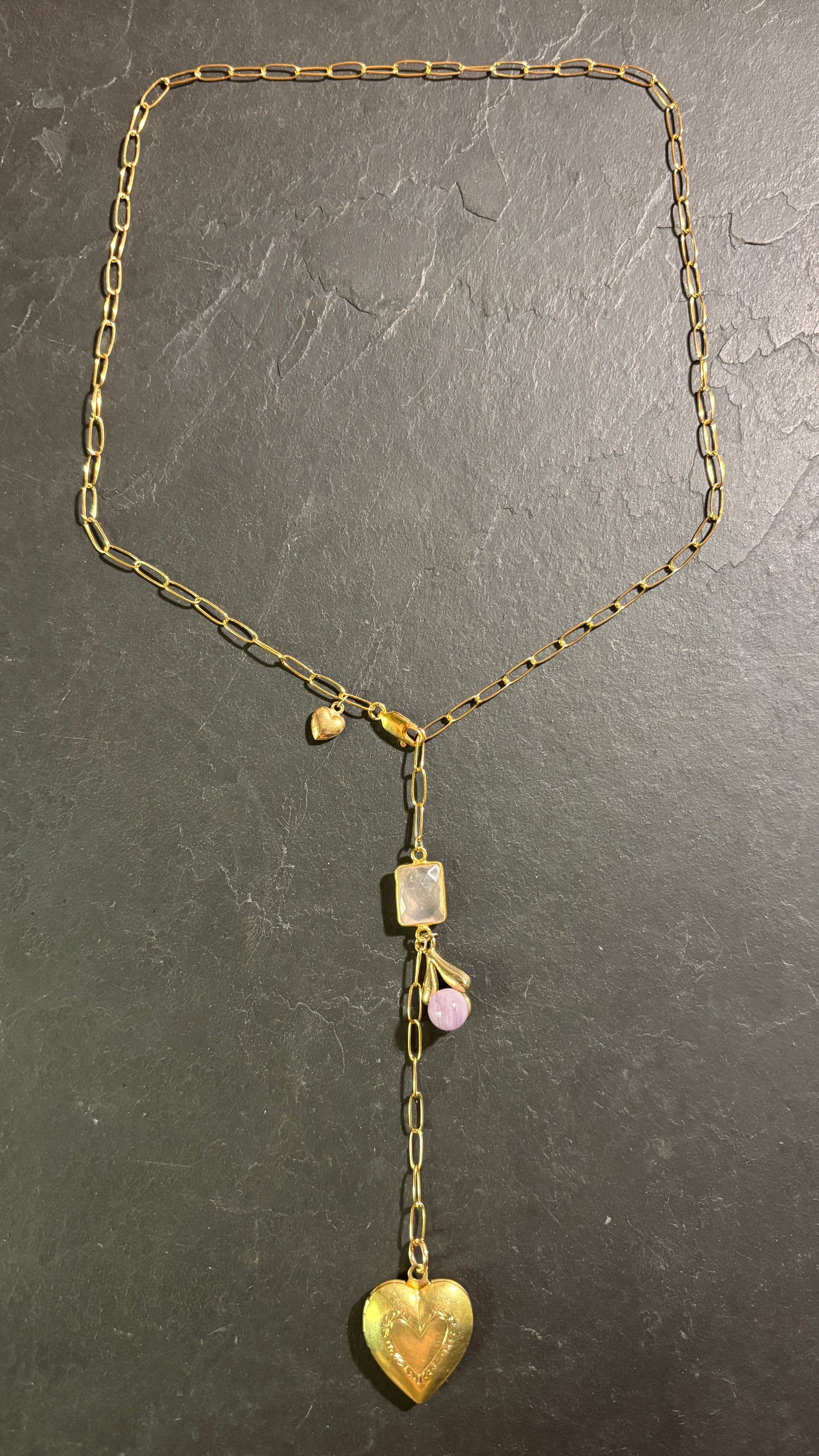 Collier lasso et médaillon cœur à secret