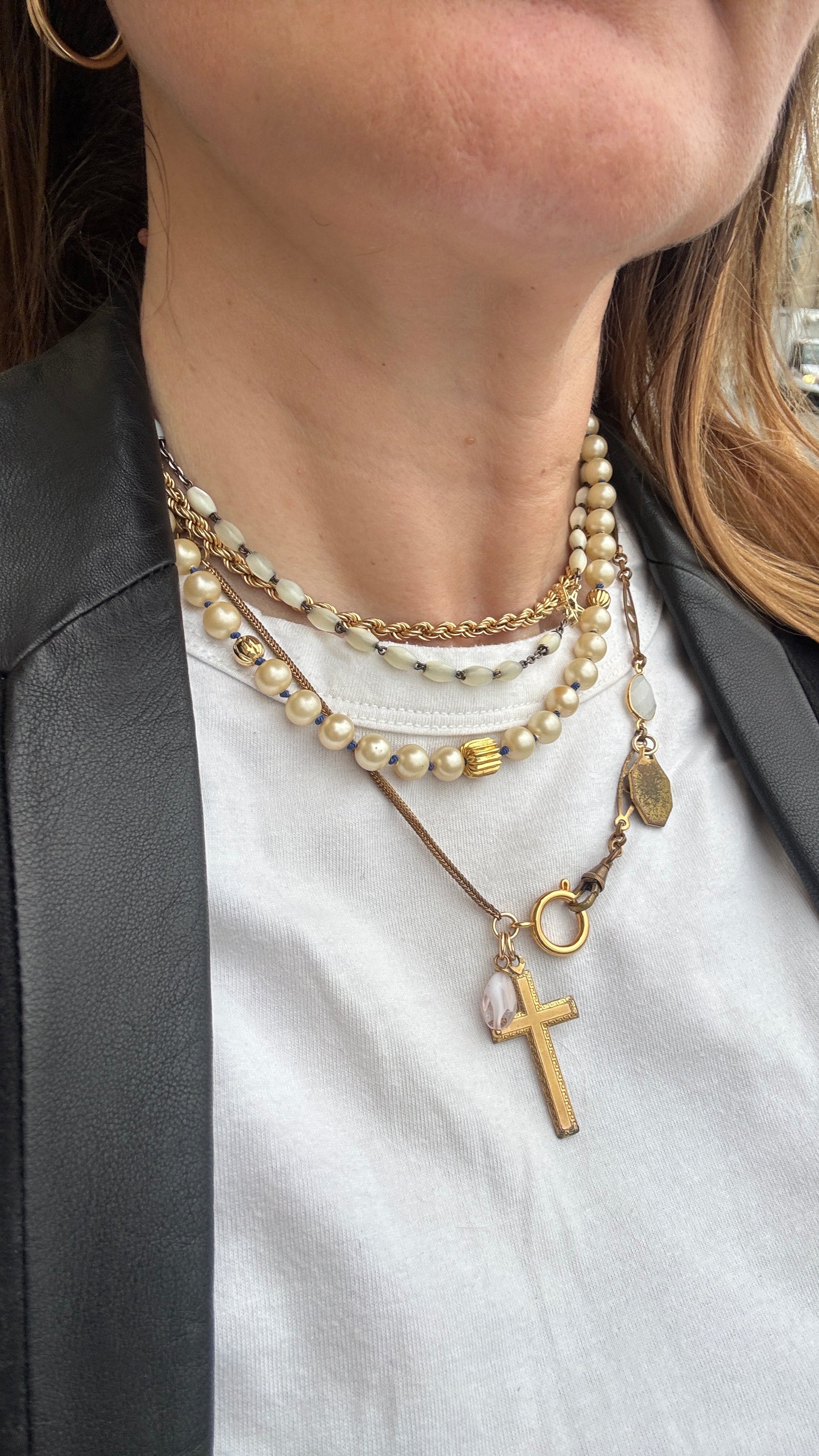 Collier chaîne de montre , croix et pierre de lune