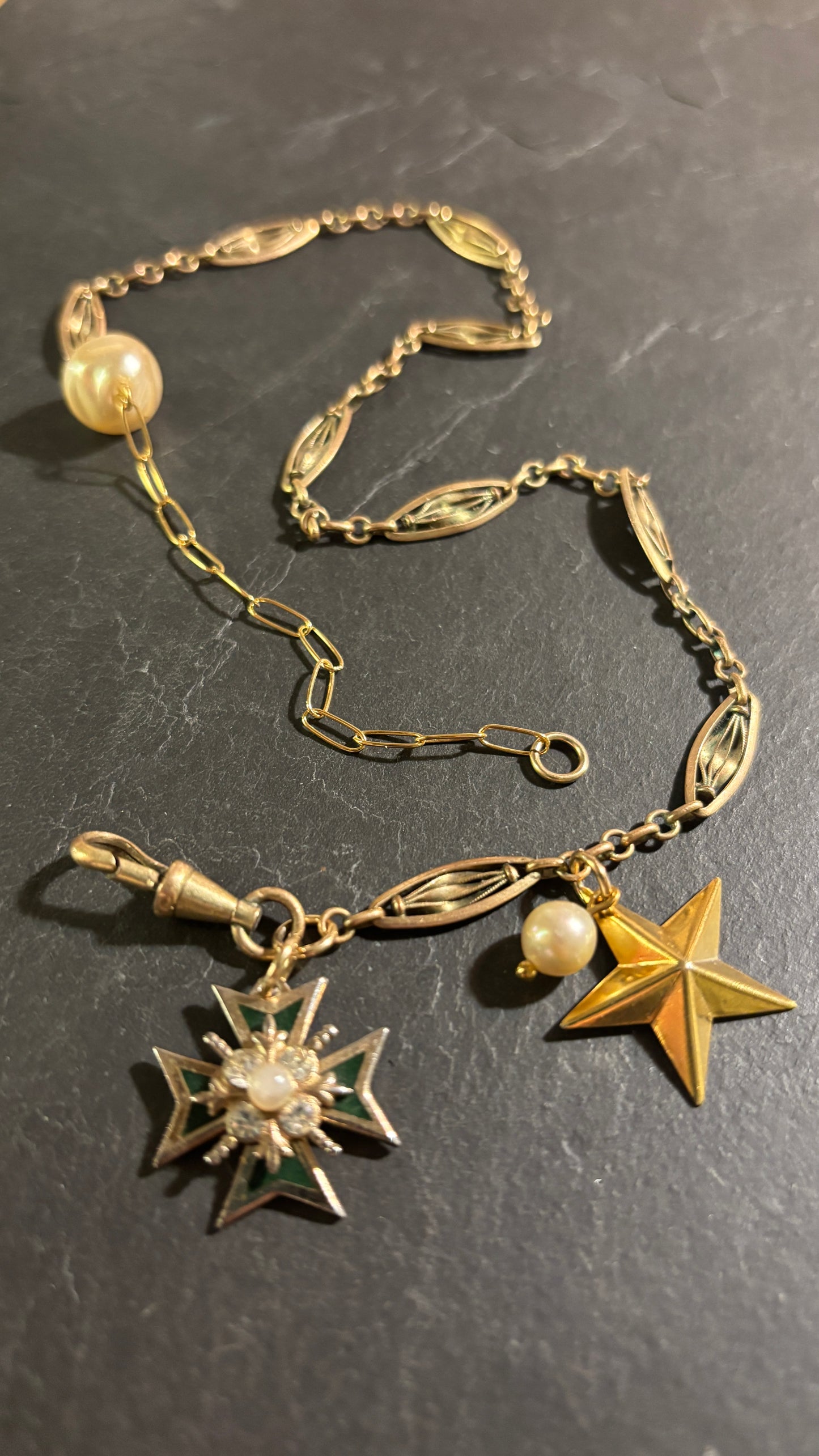 Collier chaîne de montre filigrane, Croix de Malte et étoile
