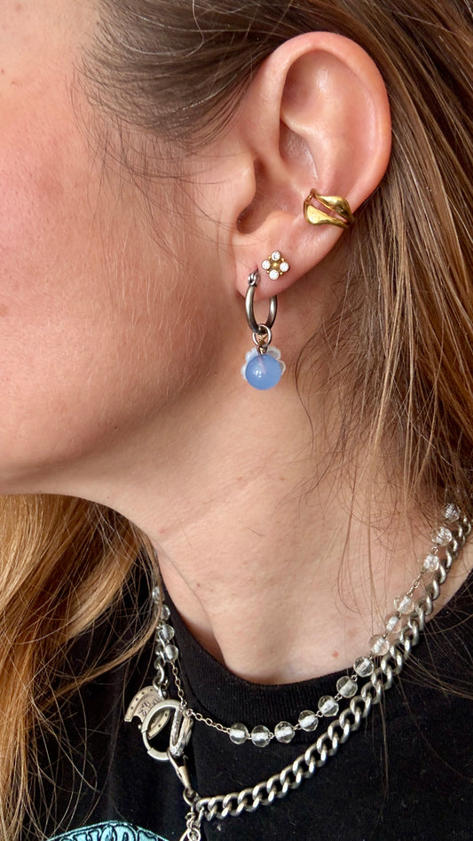 Mini créoles , perles de verre et nacre
