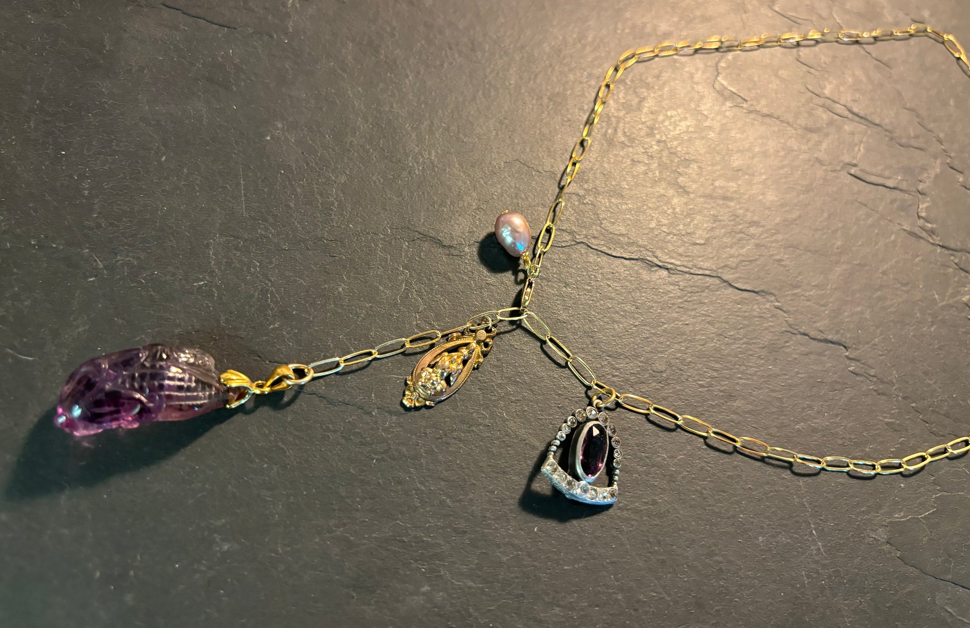 Collier lasso singe en améthyste et médaillons anciens - blissparis