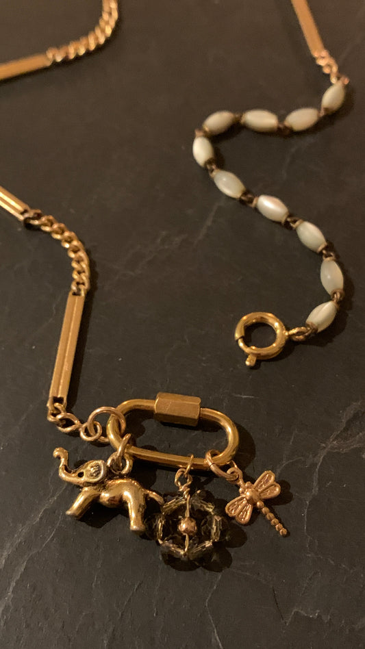 Collier chapelet, chaîne de montre et éléphant - blissparis