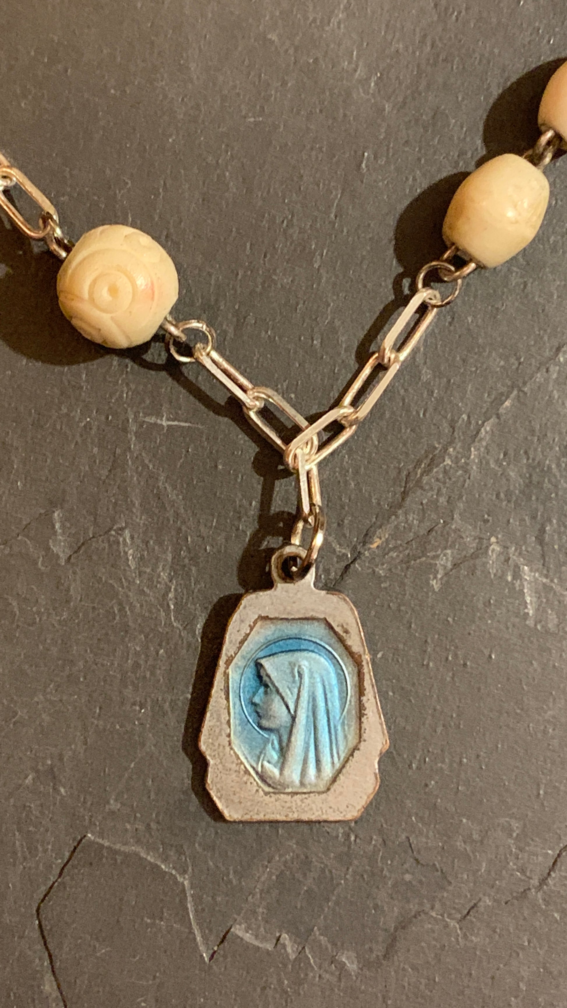 Collier chapelet en Bakélite - blissparis
