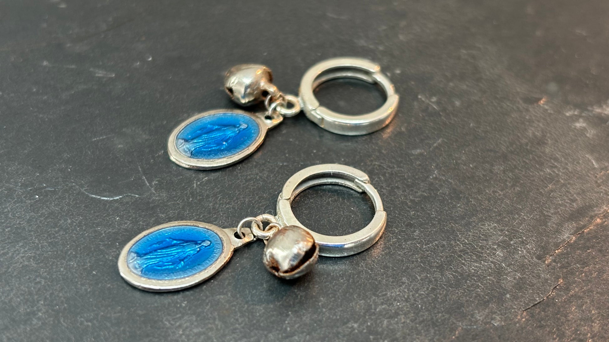 Mini créoles argent et médailles - blissparis