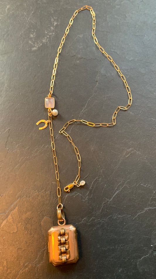 Collier médaillon secret Art Déco et quartz rose