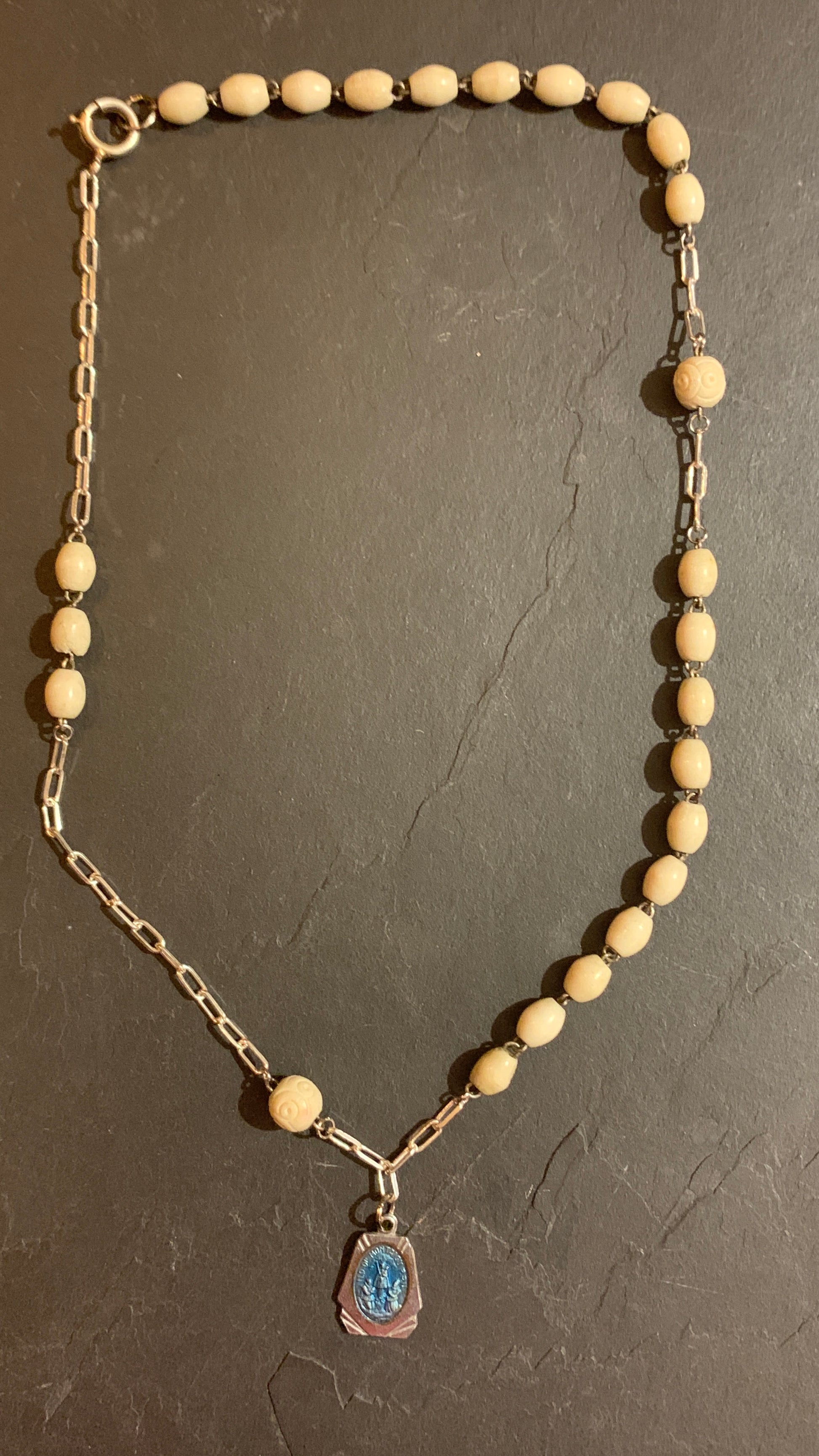 Collier chapelet en Bakélite - blissparis