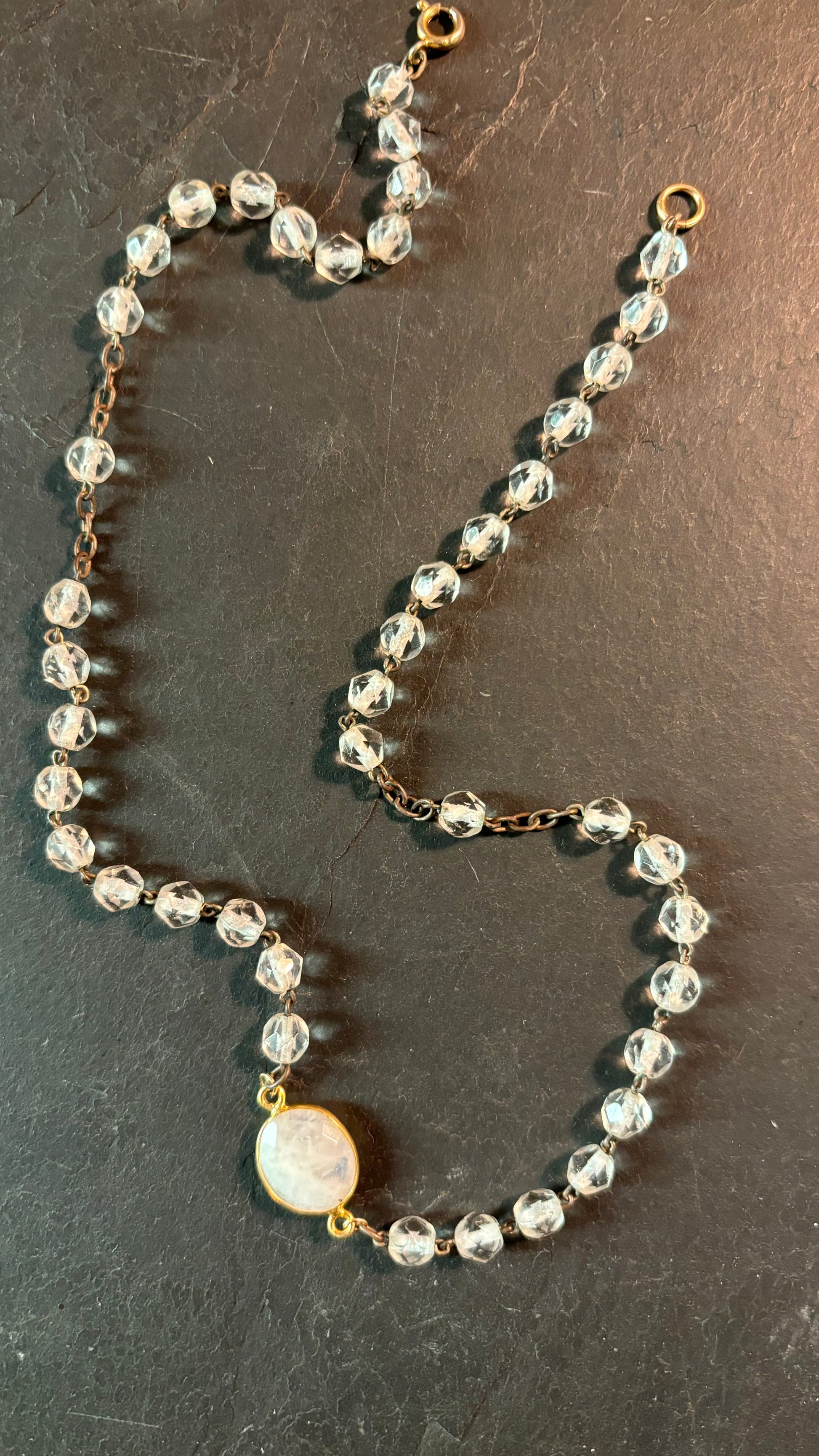 Collier chapelet ancien et Pierre de Lune - blissparis