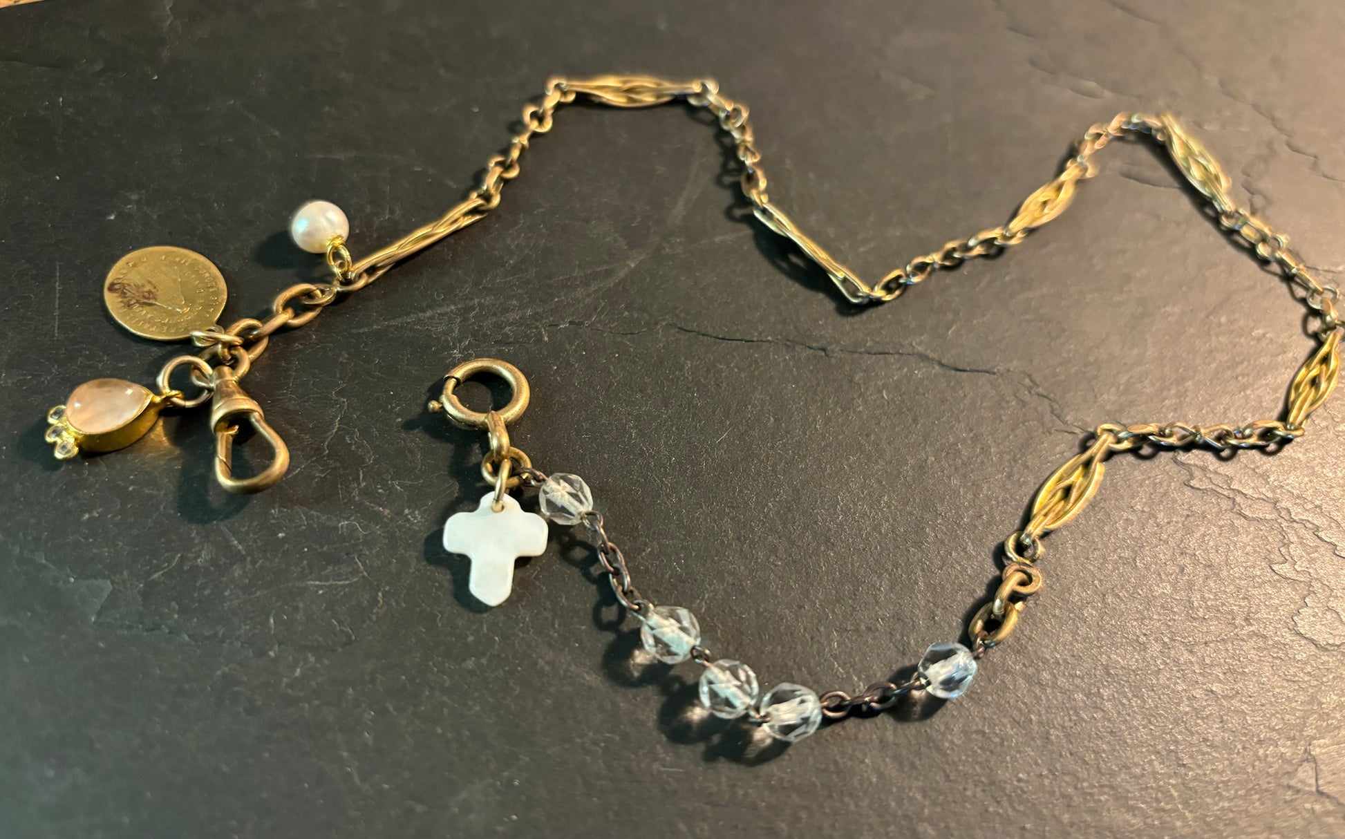 Collier chaîne filigrane, quartz et médaille ancienne - blissparis
