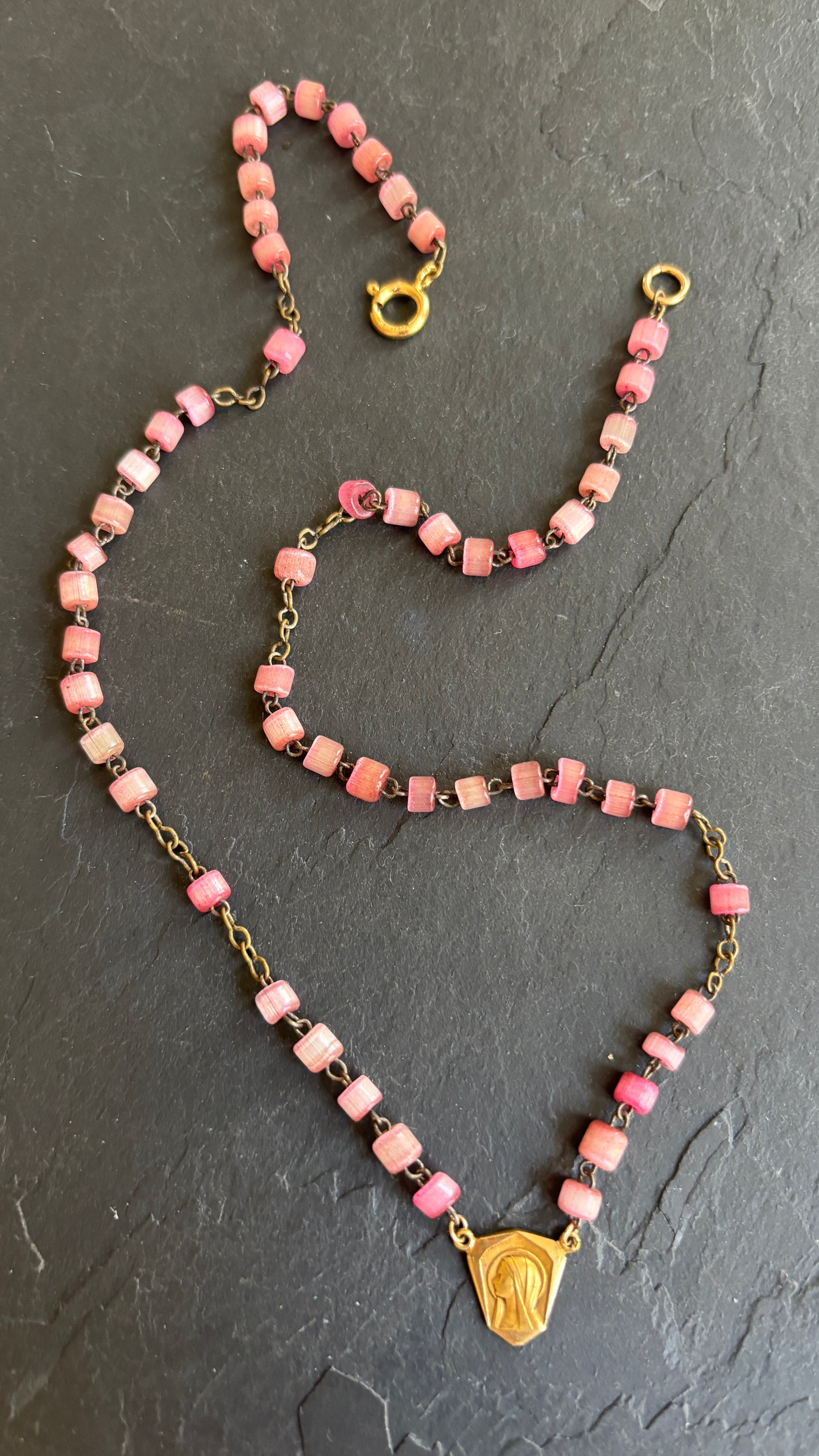 Collier chapelet rose et Sainte Marie - blissparis