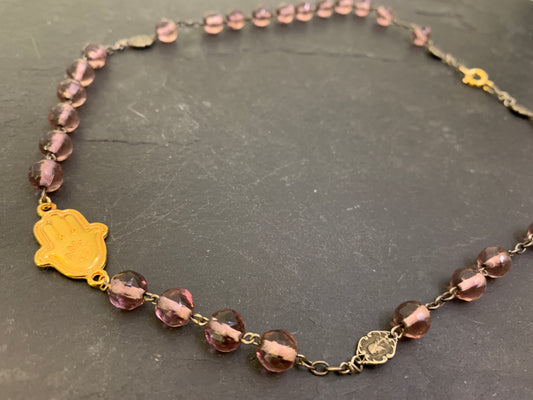 Collier chapelet mauve et Khamsa - blissparis
