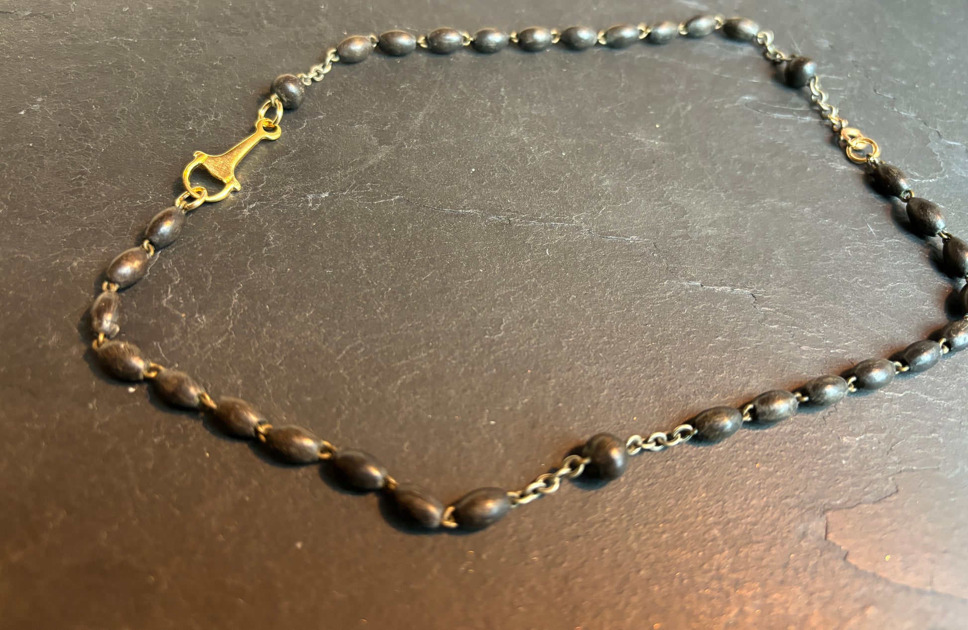 Collier chapelet d’Olivier noirci - blissparis