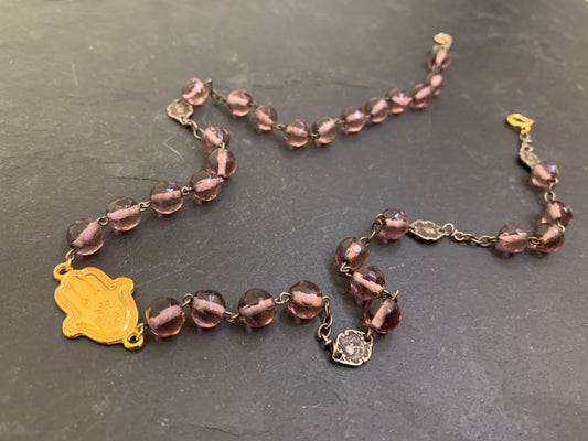 Collier chapelet mauve et Khamsa - blissparis
