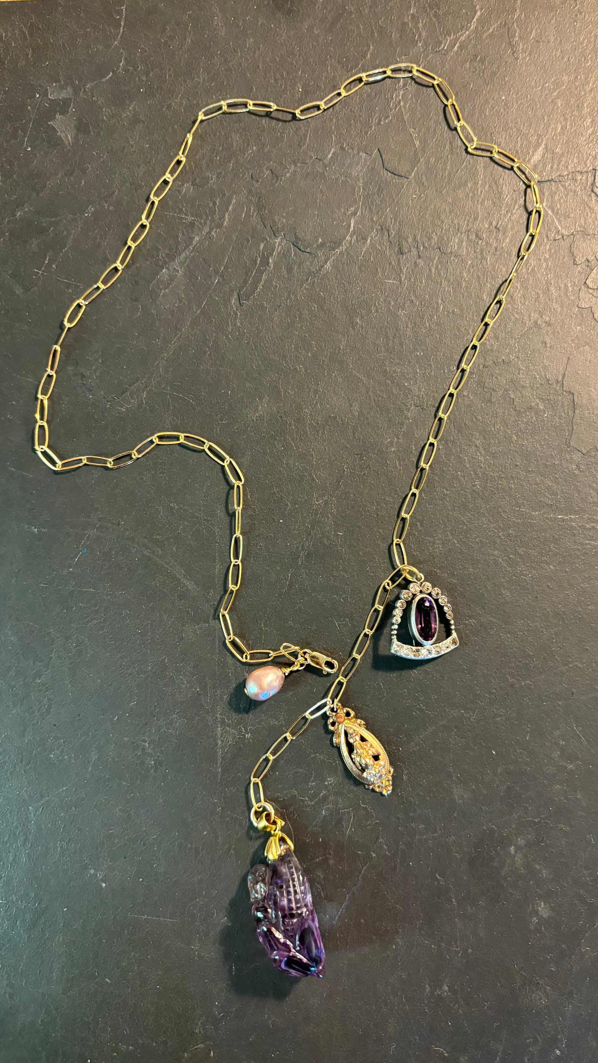 Collier lasso singe en améthyste et médaillons anciens - blissparis