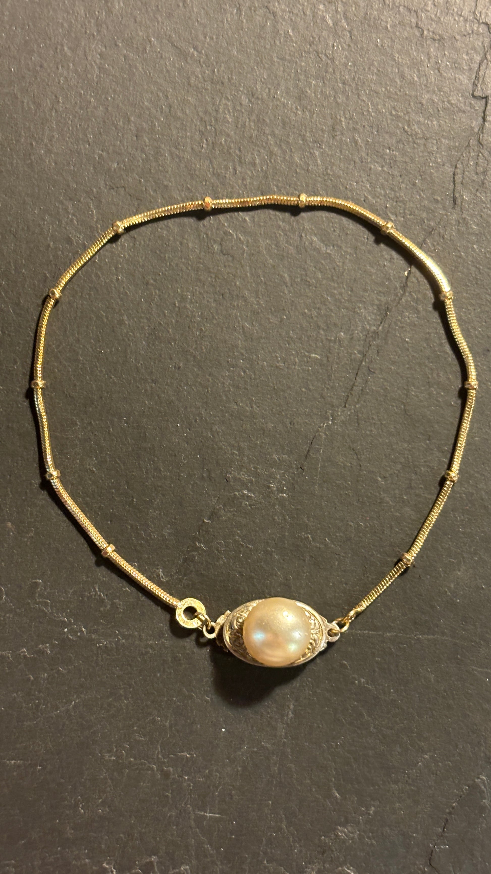Bracelet chaîne vintage et fermoir de perle. - blissparis