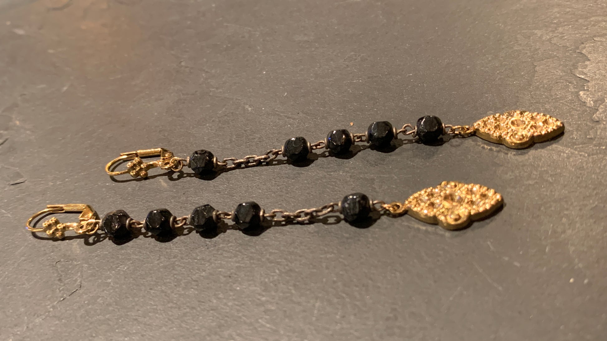 Pendants chapelet noir - blissparis