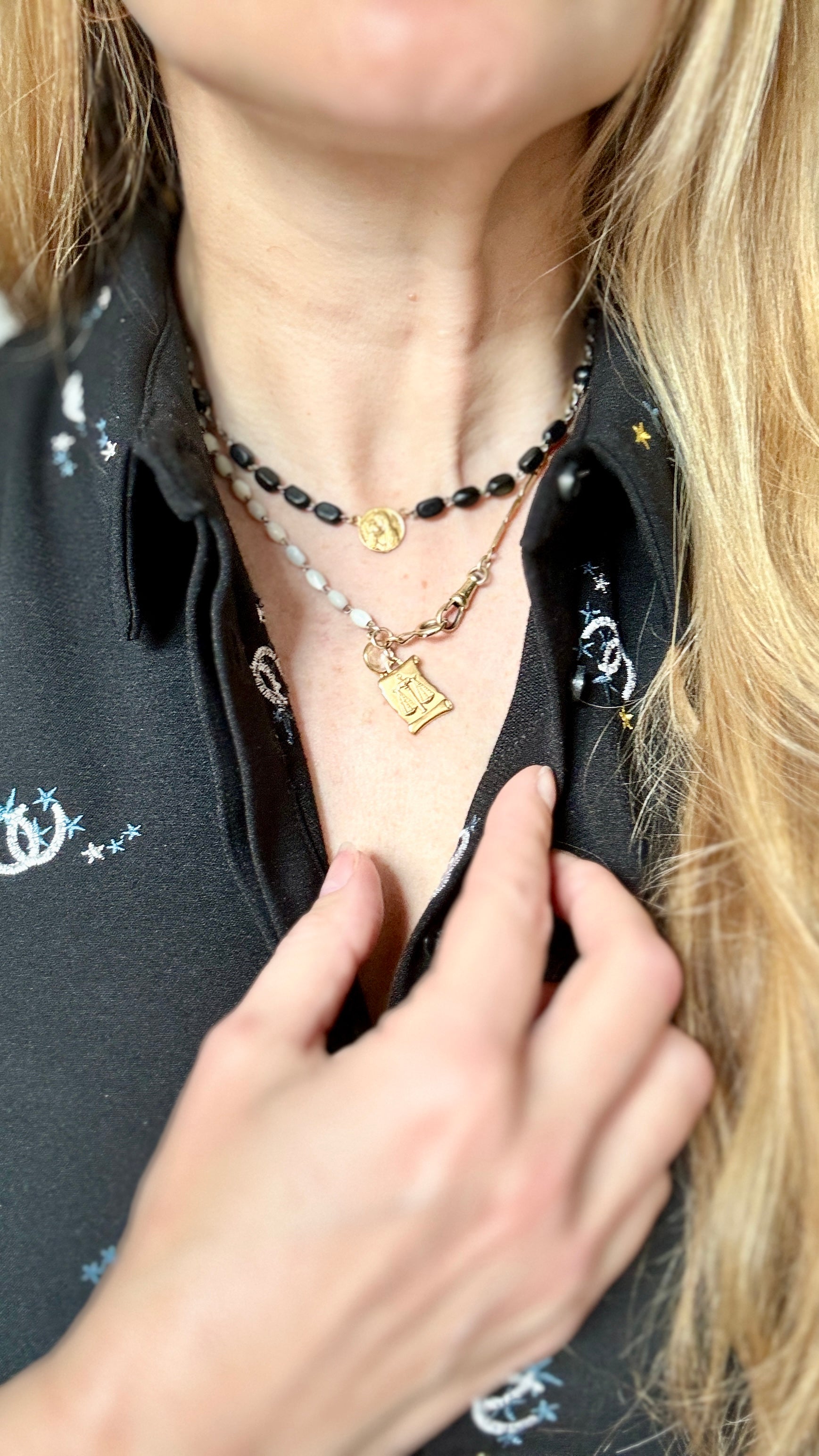 Collier chapelet noir et Vierge - blissparis