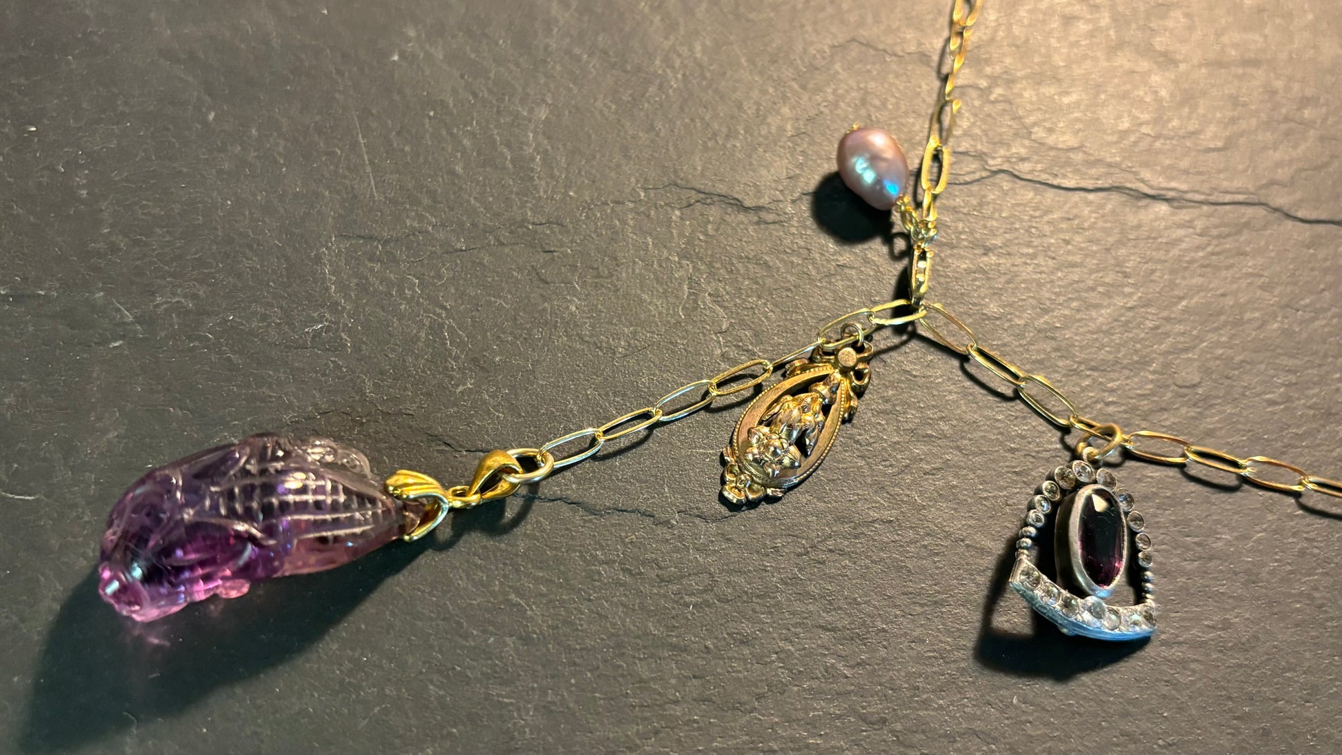 Collier lasso singe en améthyste et médaillons anciens - blissparis