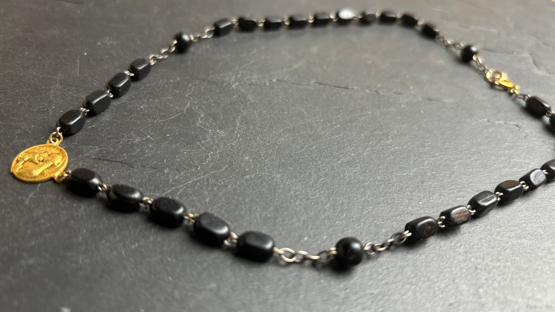 Collier chapelet noir et Vierge - blissparis