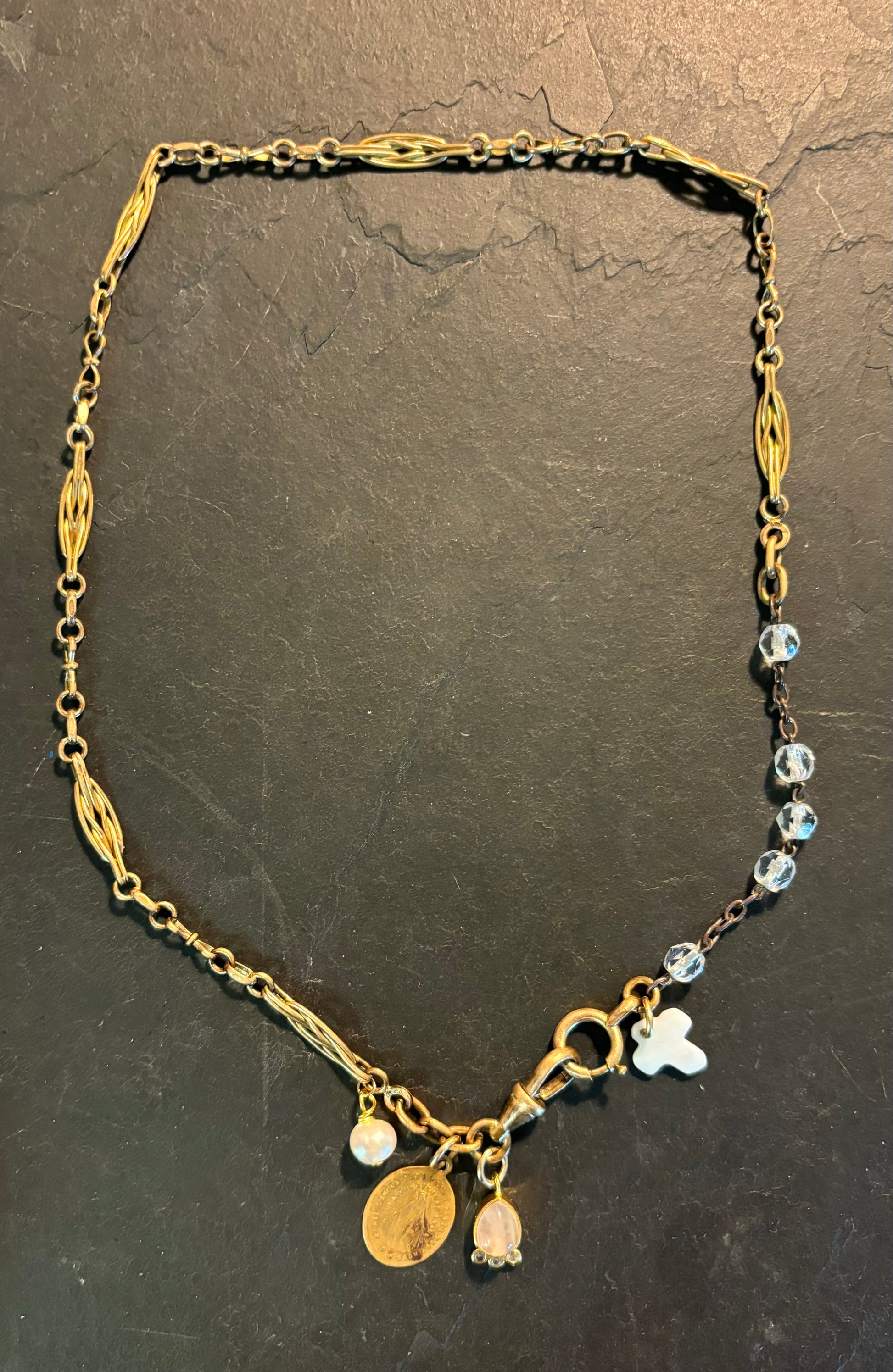 Collier chaîne filigrane, quartz et médaille ancienne - blissparis
