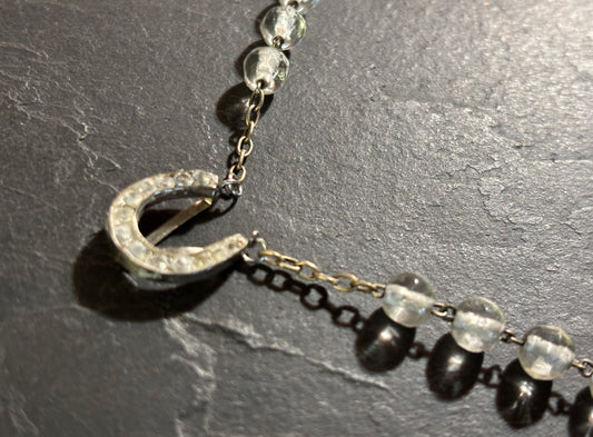 Collier chapelet et fer à cheval