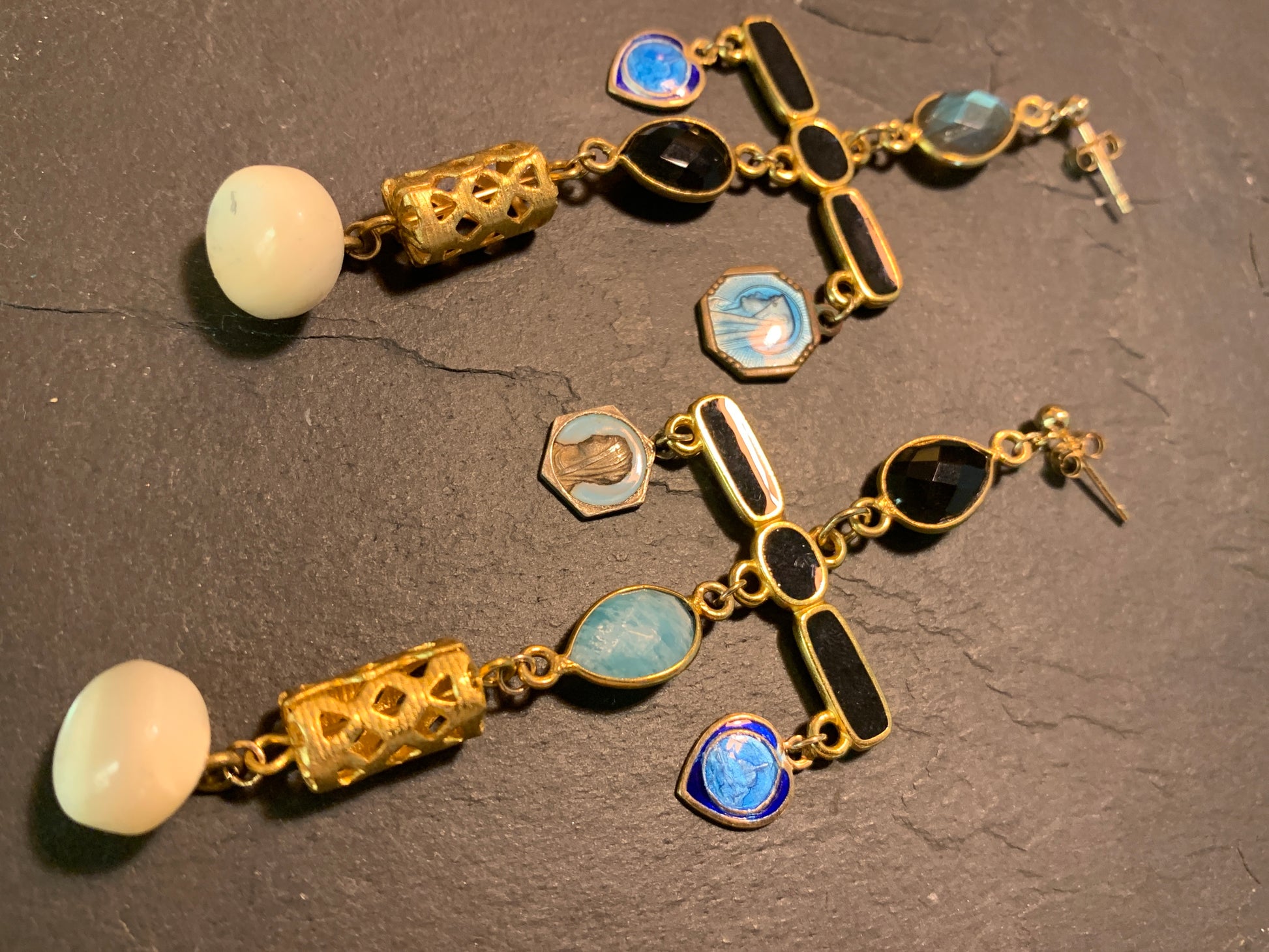 Pendants émaillés noir et bleu - blissparis