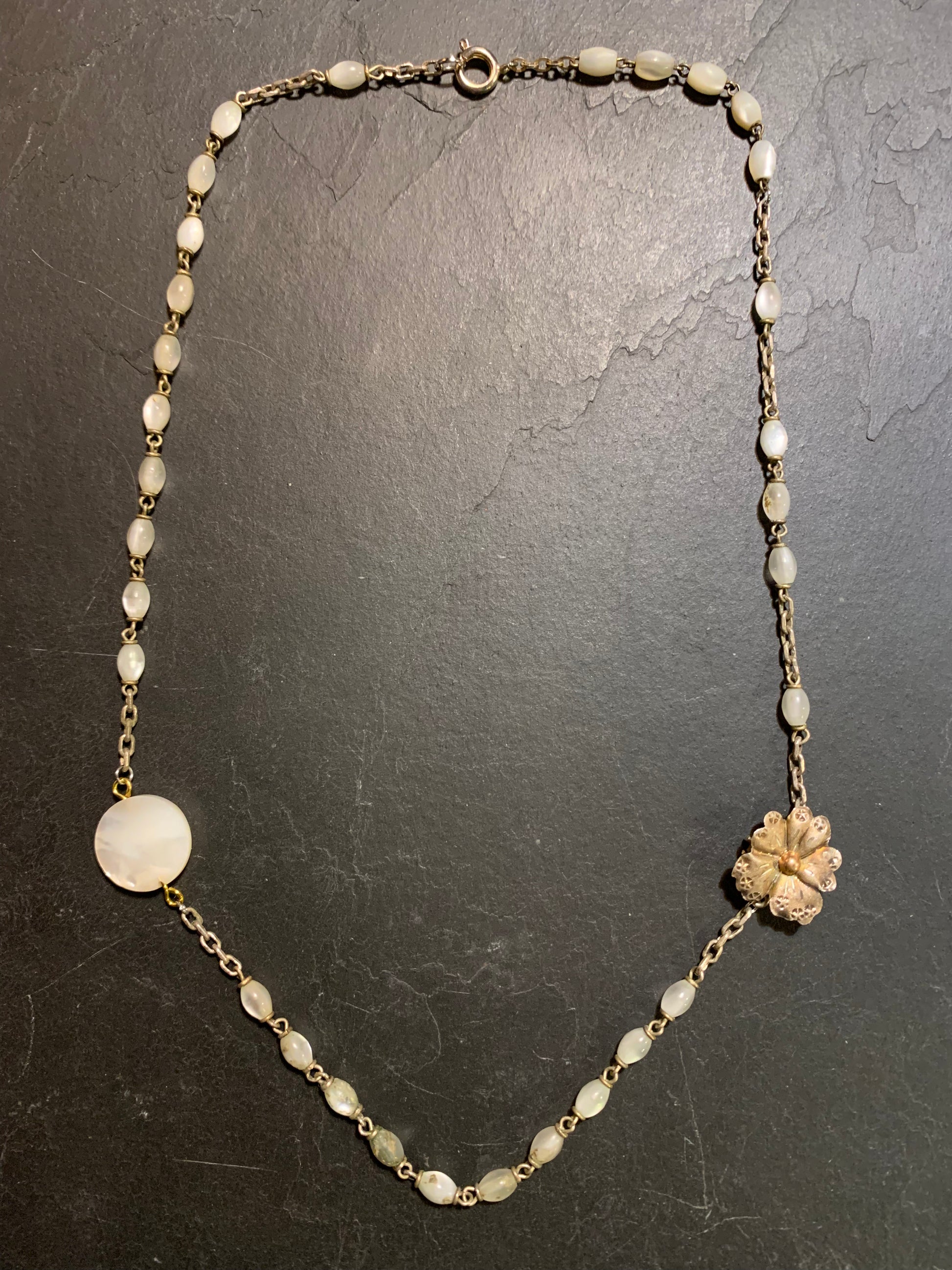 Collier chapelet nacre et fleur en argent - blissparis
