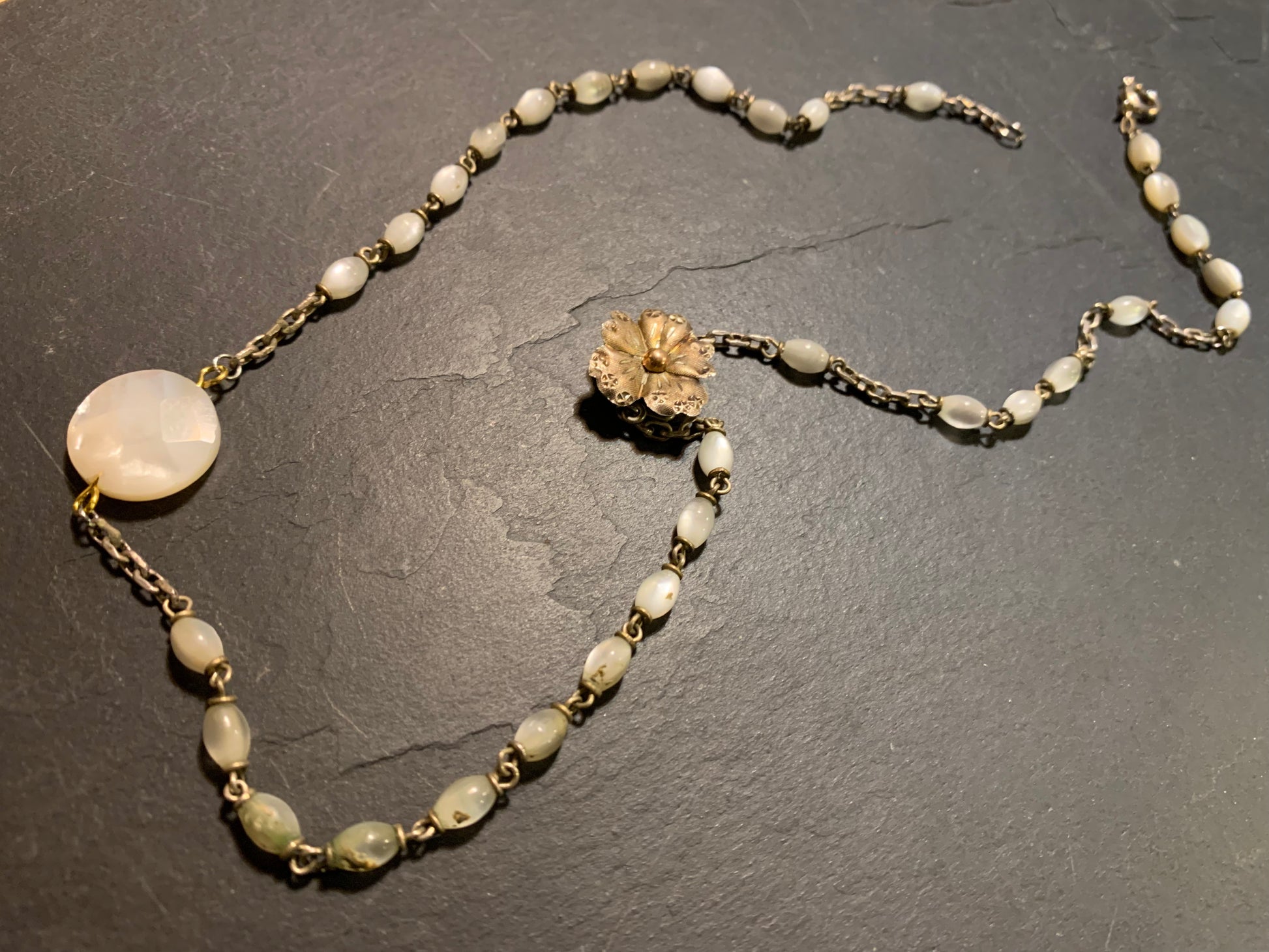 Collier chapelet nacre et fleur en argent - blissparis